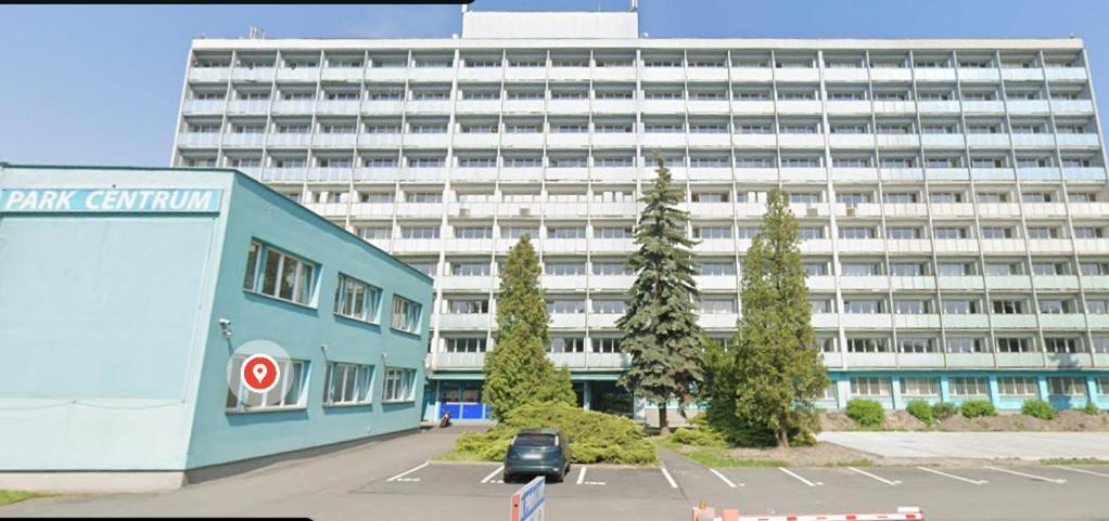 Parkcentrum Lowcost Hotel Near Center Of Ostrava Exterior foto